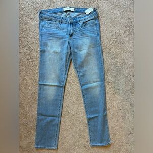 Abercrombie & Fitch light wash skinny jeans 10